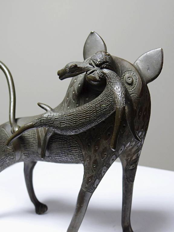 Sujet, lion, hyène, bête en Bronze du Bénin Dahomey Cotonou vintage/ancien | Puces Privées