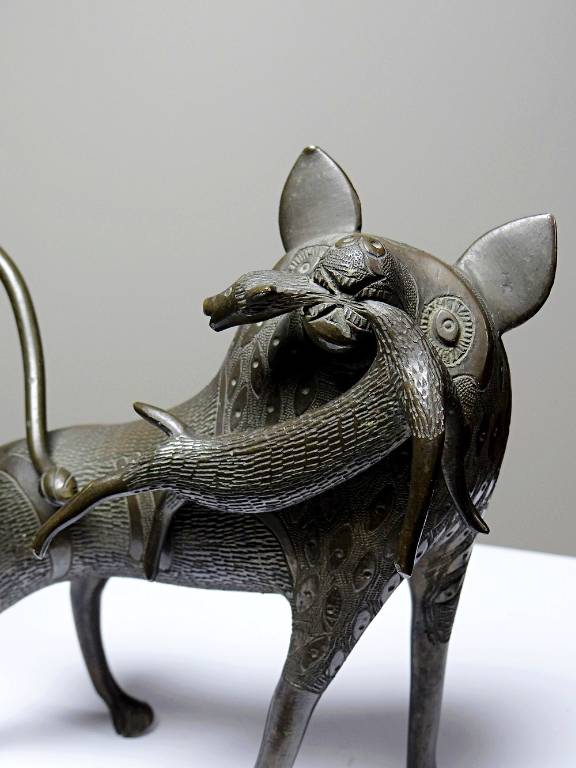 Sujet, lion, hyène, bête en Bronze du Bénin Dahomey Cotonou vintage/ancien | Puces Privées