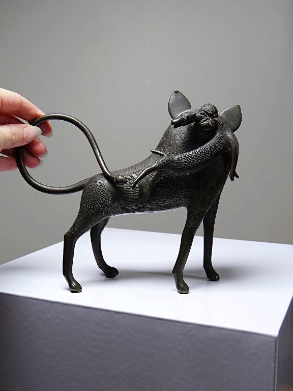 Sujet, lion, hyène, bête en Bronze du Bénin Dahomey Cotonou vintage/ancien | Puces Privées