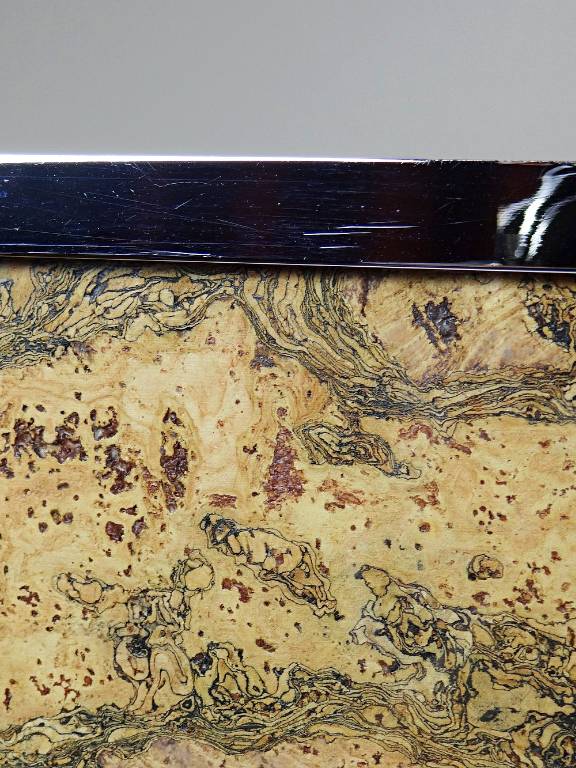 Plateau mid-century chic Chrome, Liège et plaque de verre années 70 | Puces Privées