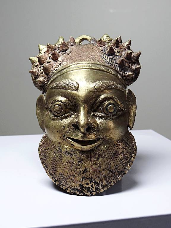 Petit masque d'Oba bronze doré Bamoun, Cameroun, vintage Afrique | Puces Privées
