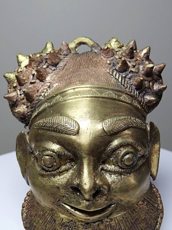 Petit masque d'Oba bronze doré Bamoun, Cameroun, vintage Afrique | Puces Privées