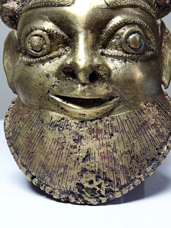 Petit masque d'Oba bronze doré Bamoun, Cameroun, vintage Afrique | Puces Privées