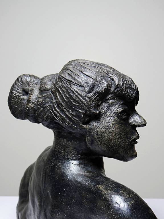 Buste de femme céramique XXe artisanat d'art à identifier | Puces Privées