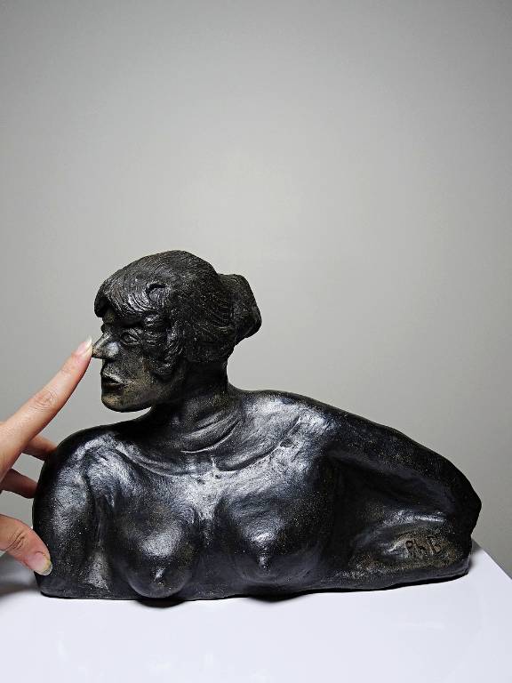 Buste de femme céramique XXe artisanat d'art à identifier | Puces Privées