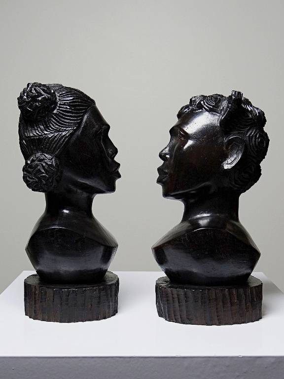 Couple de bustes Malgaches bois exotique foncé sculpté artisanat années 40-70 | Puces Privées