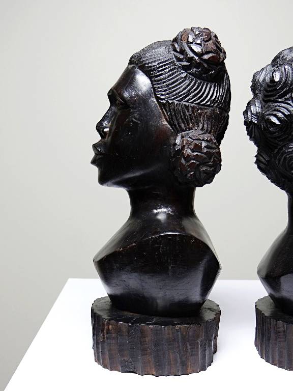 Couple de bustes Malgaches bois exotique foncé sculpté artisanat années 40-70 | Puces Privées