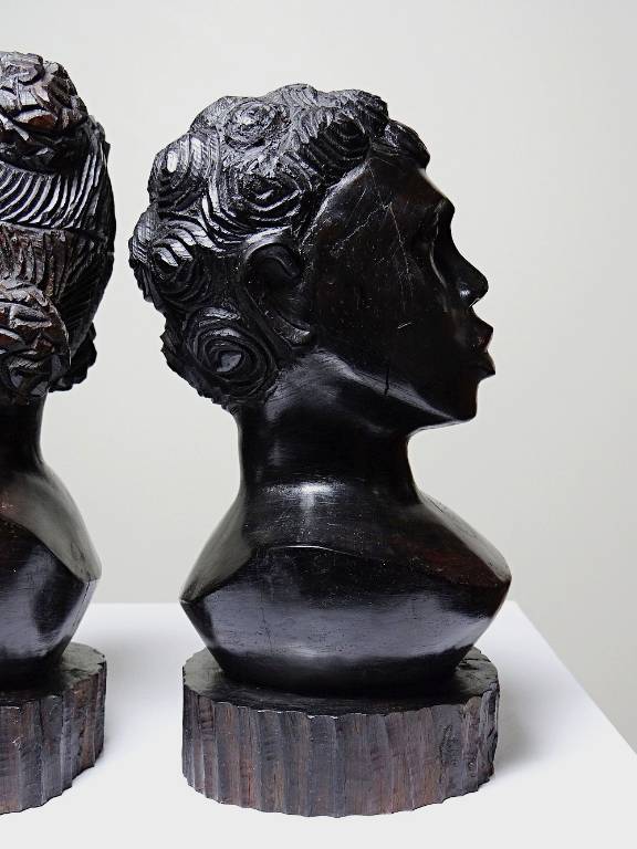 Couple de bustes Malgaches bois exotique foncé sculpté artisanat années 40-70 | Puces Privées