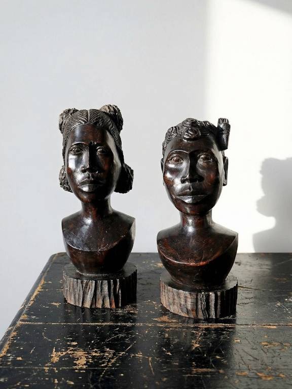 Couple de bustes Malgaches bois exotique foncé sculpté artisanat années 40-70 | Puces Privées