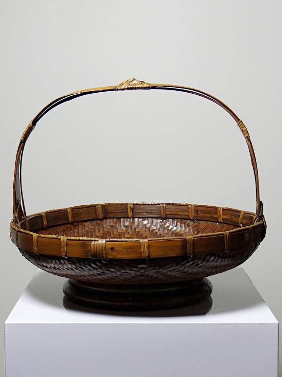 Grand panier à offrandes en bambou asiatique vintage 1920–1950 | Puces Privées