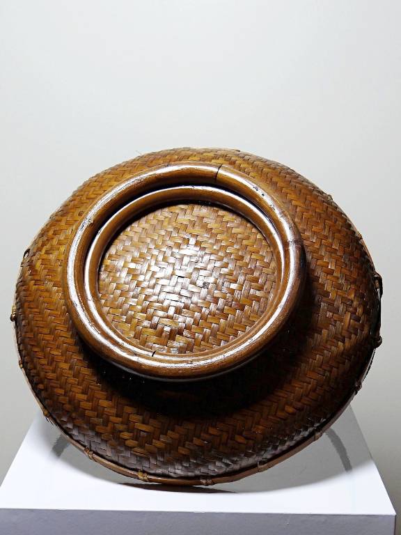 Grand panier à offrandes en bambou asiatique vintage 1920–1950 | Puces Privées