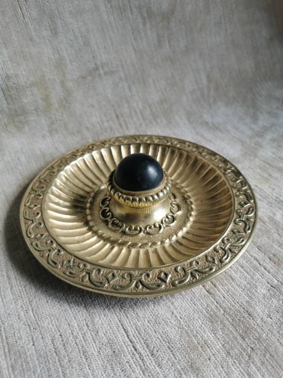 No - 594 - Tape pipe cendrier ,  en bronze par Max le Verrier | Puces Privées