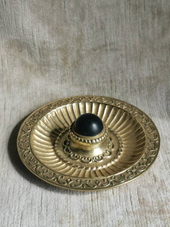 No - 594 - Tape pipe cendrier ,  en bronze par Max le Verrier | Puces Privées