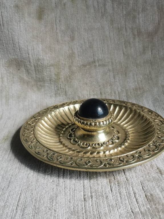 No - 594 - Tape pipe cendrier ,  en bronze par Max le Verrier | Puces Privées
