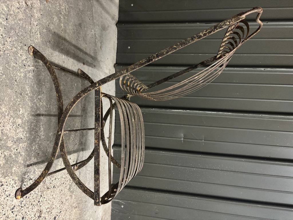 2 Fauteuils de jardin en métal à ressorts dossiers et assises | Puces Privées