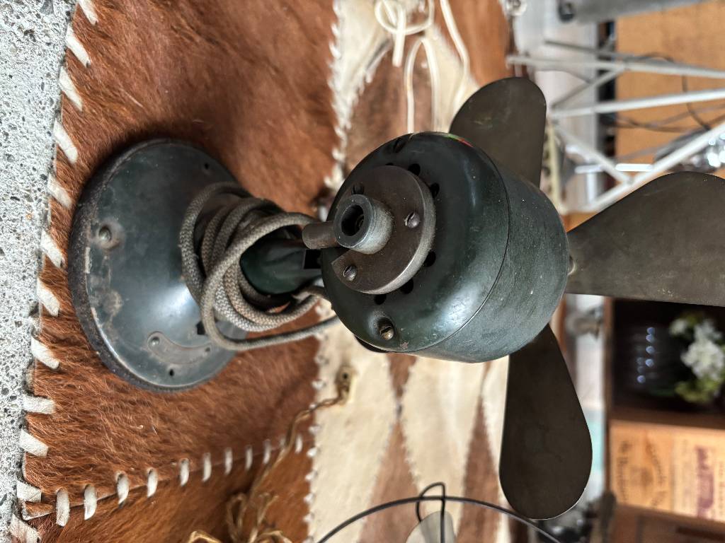 Lot de 4 ventilateurs vintage 2 Marelli 1 Calor | Puces Privées