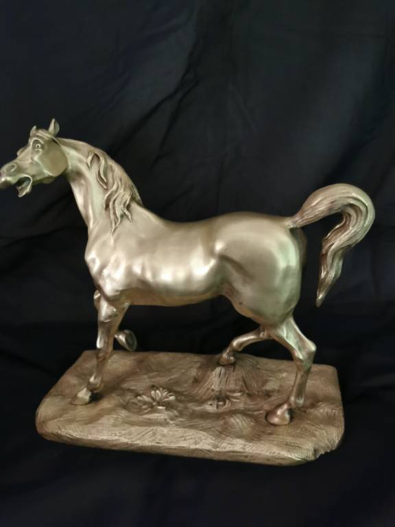 No - 606 - Cheval en bronze sur une terrasse naturaliste | Puces Privées