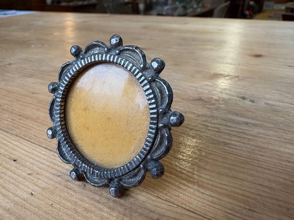 Petit cadre photo en métal | Puces Privées