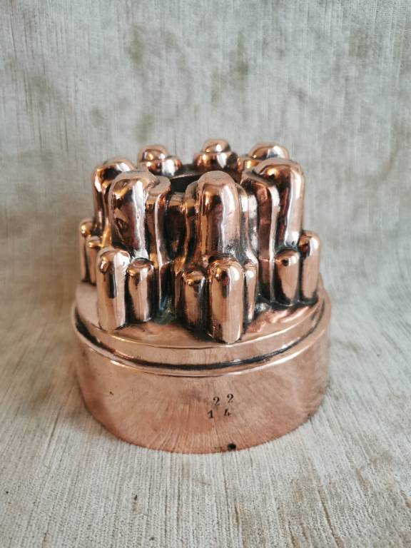 No - 614 - Moule à charlotte en cuivre XIX ème | Puces Privées