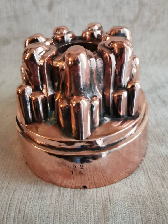 No - 614 - Moule à charlotte en cuivre XIX ème | Puces Privées