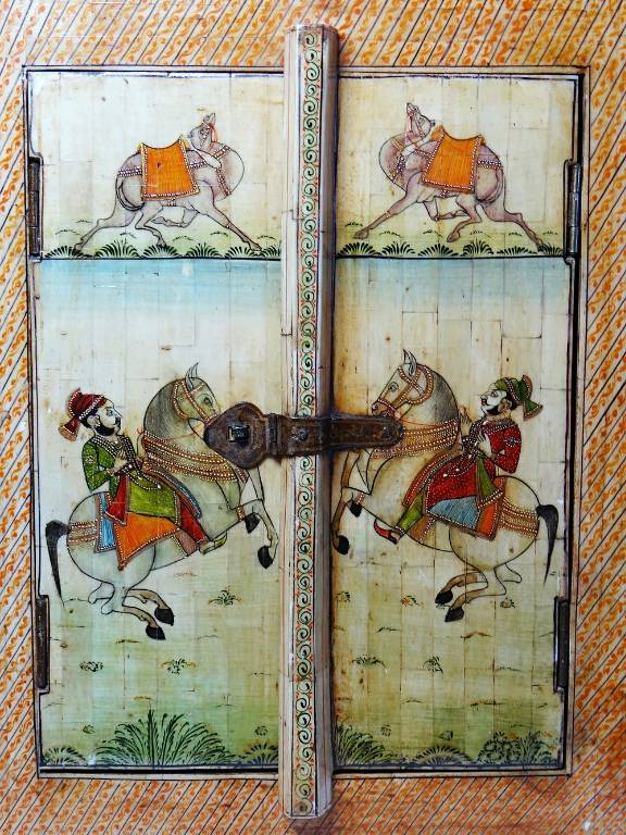 Miroir fenêtre Rajasthan en os peint main décor cavalier ancien début XXe | Puces Privées