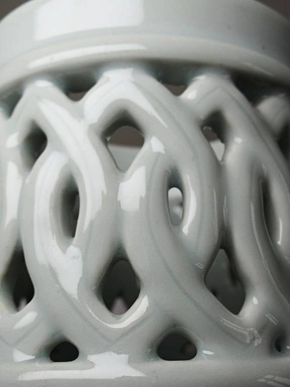 Porte-pinceaux porcelaine réticulée céladon Corée style Joseon XXe | Puces Privées