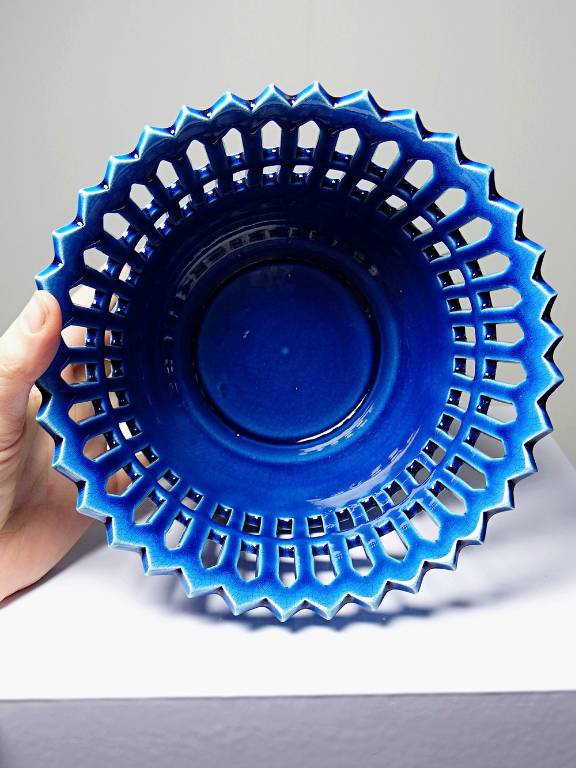 Cache-pot ajouré en faïence de Malicorne Moreau-Bourg-Joly bleu paon | Puces Privées