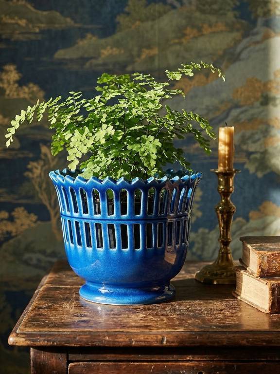 Cache-pot ajouré en faïence de Malicorne Moreau-Bourg-Joly bleu paon | Puces Privées