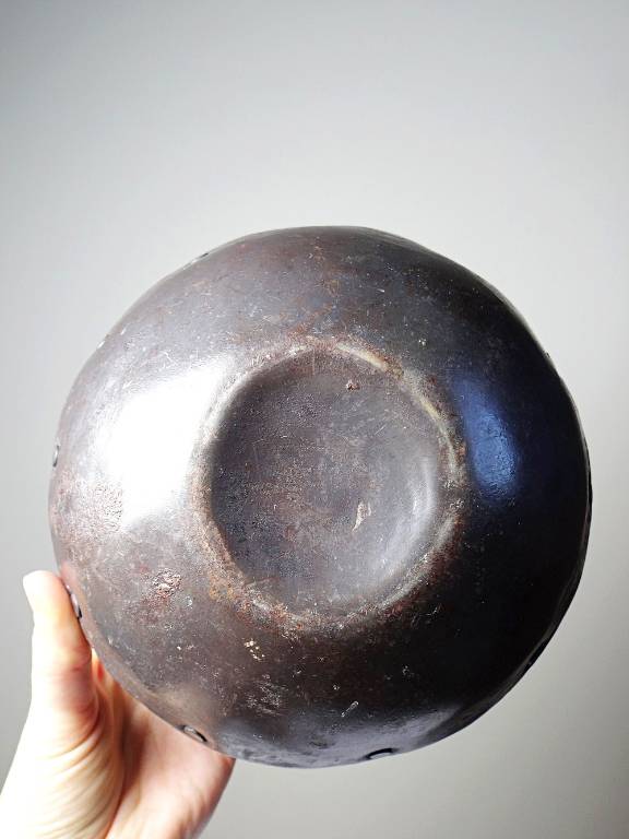 Petit chaudron suspendu en fer forgé riveté, style Arts & Crafts, vintage | Puces Privées