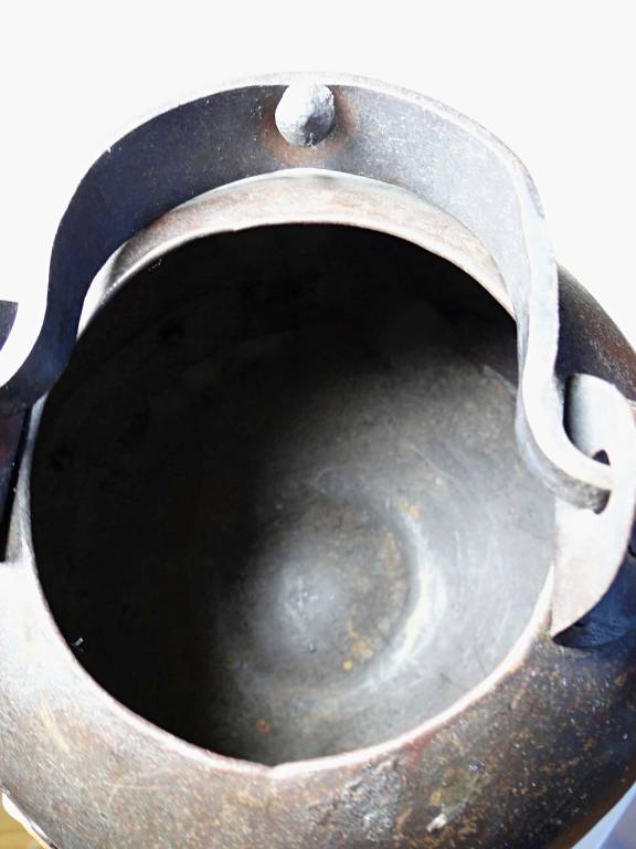 Petit chaudron suspendu en fer forgé riveté, style Arts & Crafts, vintage | Puces Privées