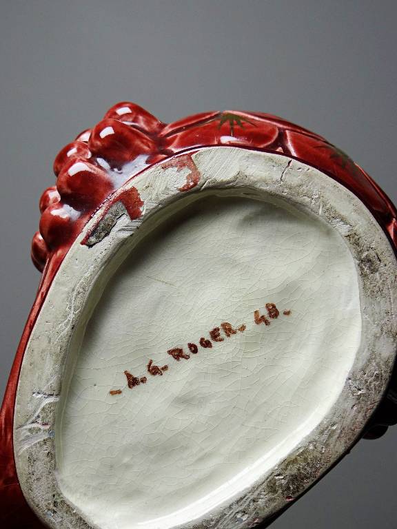 Paire de bougeoirs coqs en céramique émaillée, signés A.G Roger année 1948 | Puces Privées