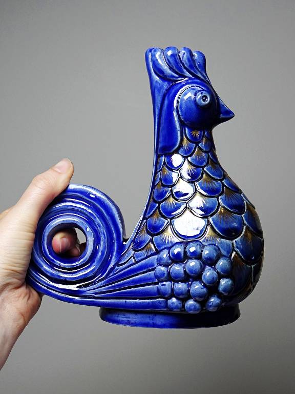 Paire de bougeoirs coqs en céramique émaillée, signés A.G Roger année 1948 | Puces Privées