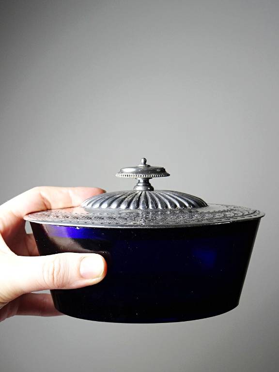 Bonbonnière victorienne att. George T. & Co verre cobalt et métal argenté XIXe | Puces Privées