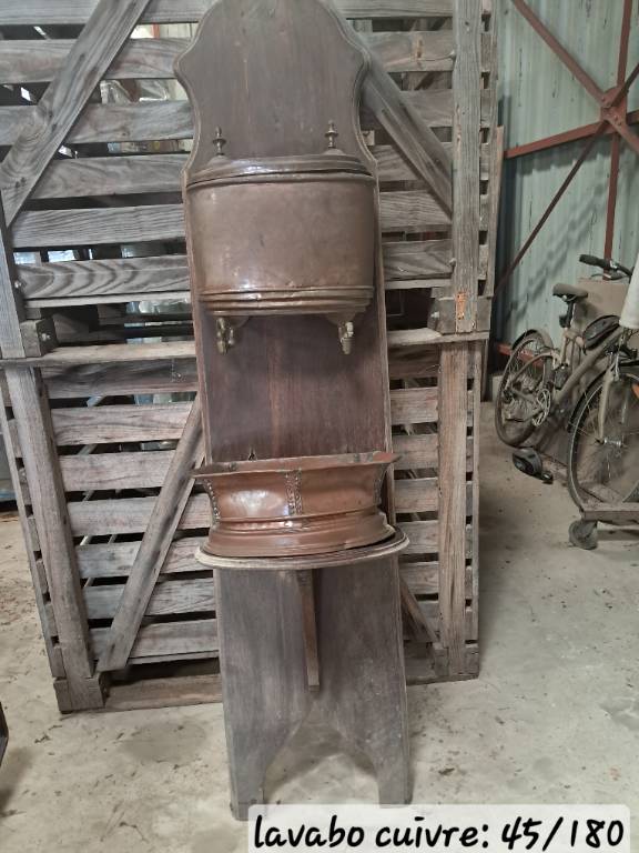 Cabinet de toilette | Puces Privées