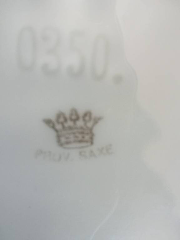 boite a biscuit XIXème en porcelaine de saxe, scene famille exellent état longueur 13 cm, 246 gr | Puces Privées