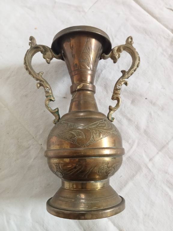 vase coupe en laiton ancien hauteur 20 cm x 15 cm 450 gr | Puces Privées