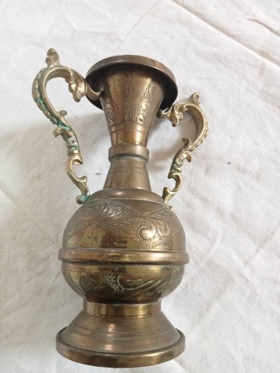 vase coupe en laiton ancien hauteur 20 cm x 15 cm 450 gr | Puces Privées