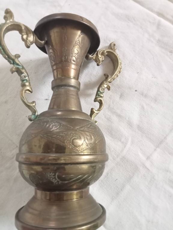 vase coupe en laiton ancien hauteur 20 cm x 15 cm 450 gr | Puces Privées