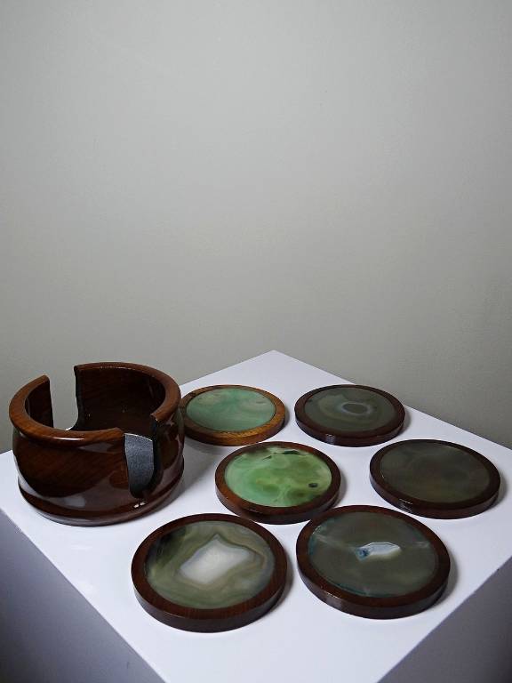 Dessous de verres en agate et bois tourné dans leur support vintage 1960-1970 | Puces Privées