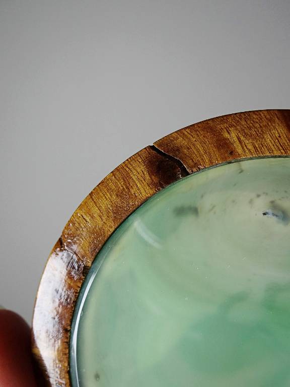 Dessous de verres en agate et bois tourné dans leur support vintage 1960-1970 | Puces Privées
