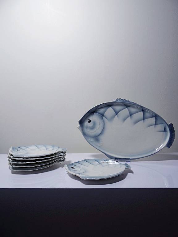 Service à poisson vintage en faïence Tchécoslovaque, 6 assiettes et un plat | Puces Privées