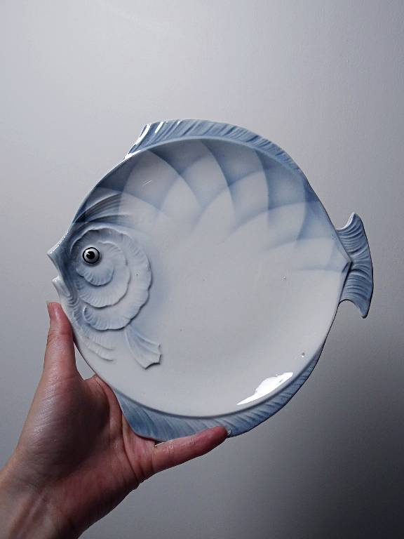 Service à poisson vintage en faïence Tchécoslovaque, 6 assiettes et un plat | Puces Privées