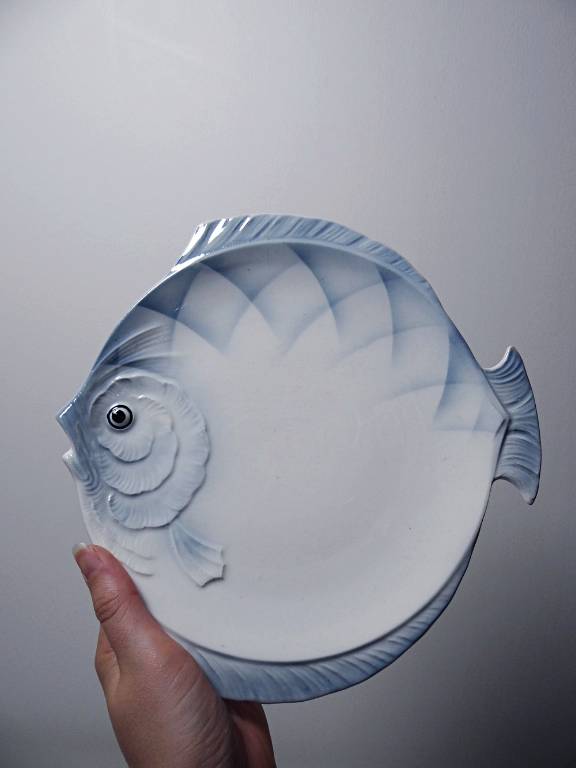 Service à poisson vintage en faïence Tchécoslovaque, 6 assiettes et un plat | Puces Privées