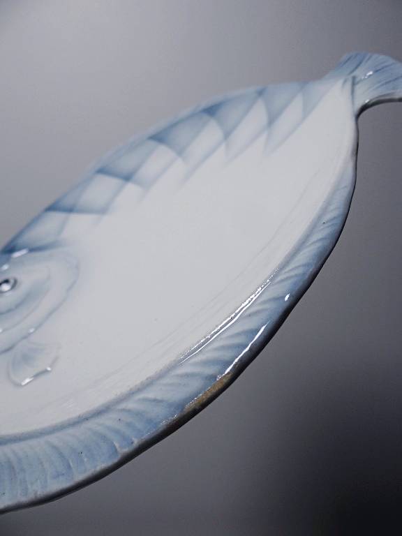 Service à poisson vintage en faïence Tchécoslovaque, 6 assiettes et un plat | Puces Privées