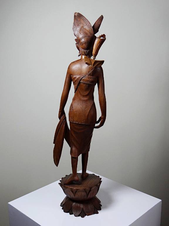 Grande sculpture en bois artisanal vintage 