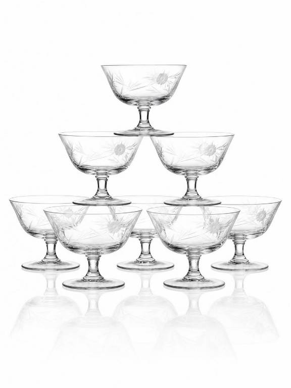 8 Coupes à champagne verre gravé à la roue décor végétal, Bohême, début XXe | Puces Privées