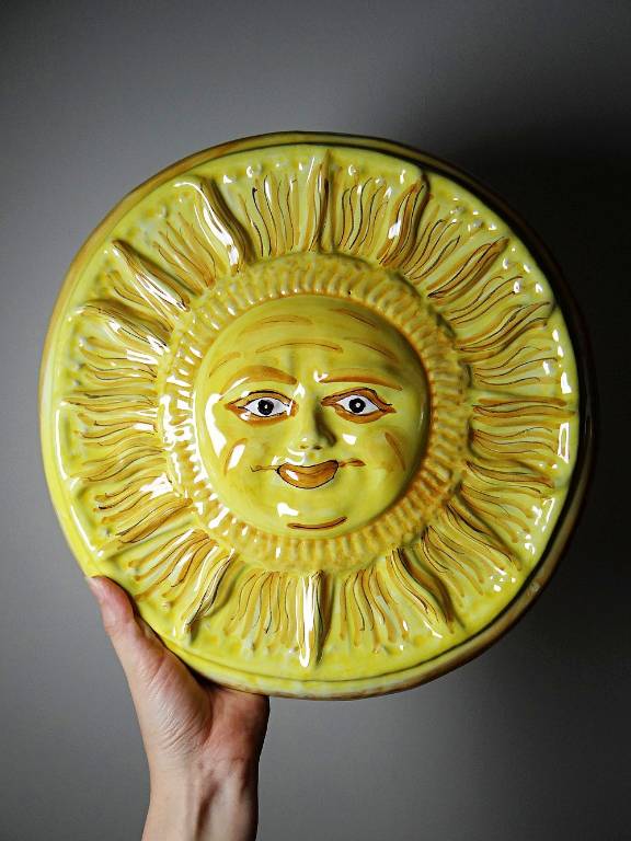 Plaque murale soleil anthropomorphe en majolique de Vietri artisanal vintage | Puces Privées