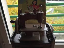 Brocante 93, vitrine Vitrine de EVELYNE GRATTESSOLE, brocante Seine-Saint-Denis | Puces Privées