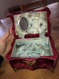 Brocante 34, vitrine de volontat, brocante Herault | Puces Privées