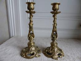 No -441 - Paire de bougeoirs en bronze de style Louis XVI | Puces Privées